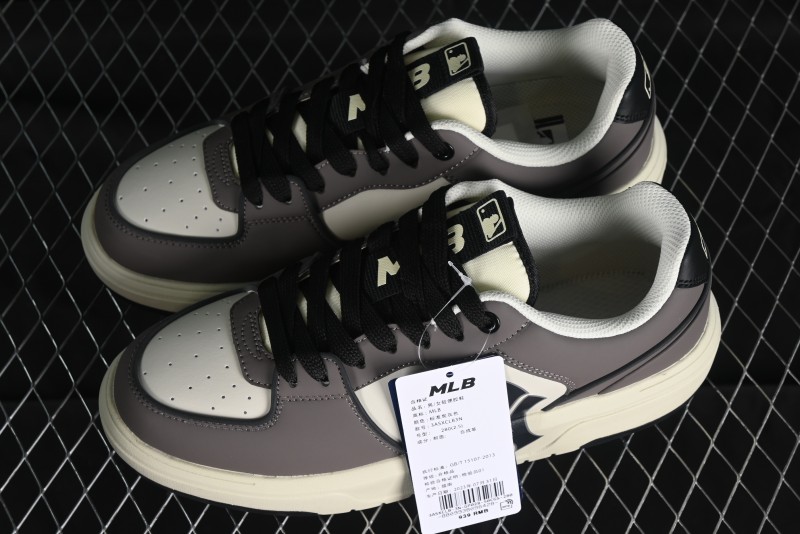 MLB Chunky Liner Basic New York Yankees Height Increasing Thick Sole Casual Sneakers - 3ASXCLB3N50CGS