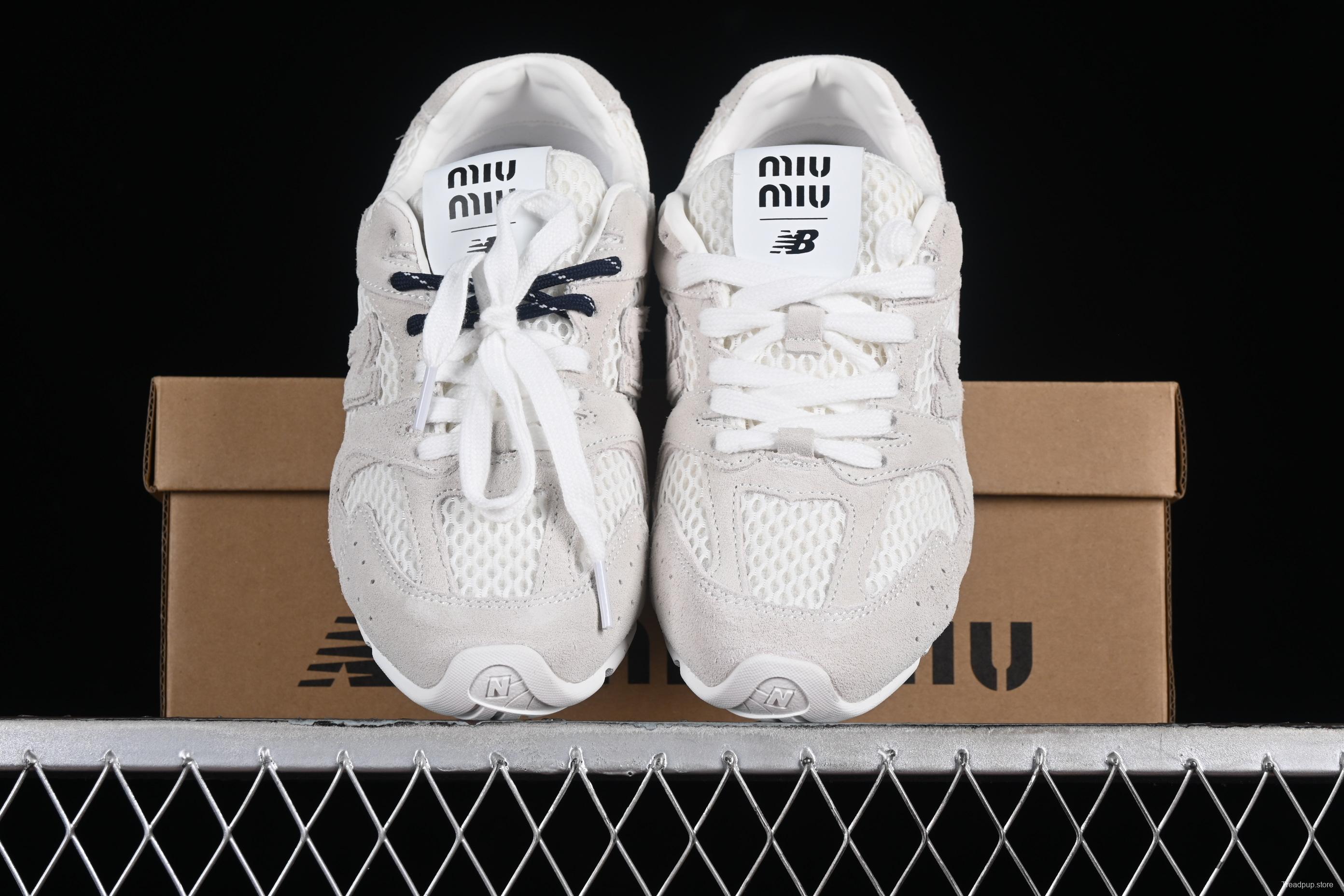 MiuMiu x New Balance 530 Low-Top Retro Casual Running Sneakers in White - 530