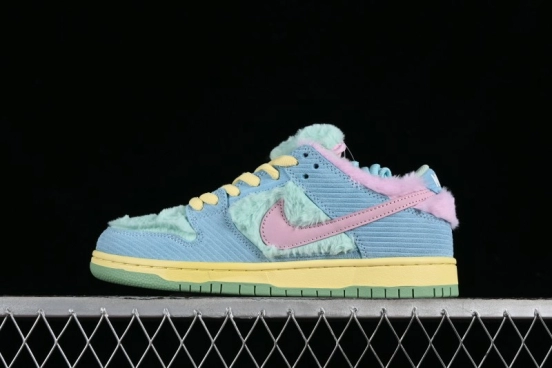 Nike SB Dunk Low Verdy x Nike Visty Collaboration Sneakers - FN6040-400