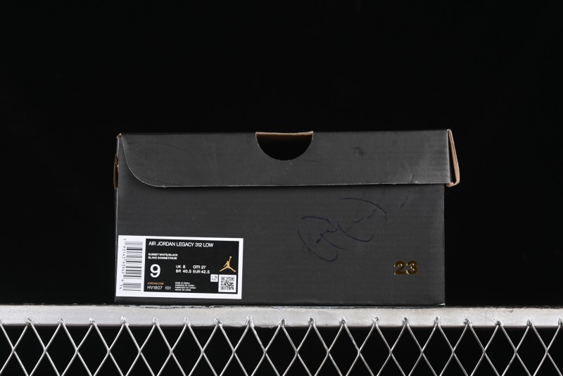 Nike Air Jordan Legacy 312 Low Sneakers with Velcro Strap and Retro Design - HV1807-101