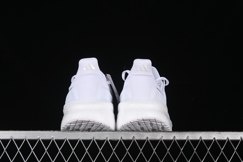 Adidas Ultraboost 5 ID8813 Running Shoes with Boost Cushioning