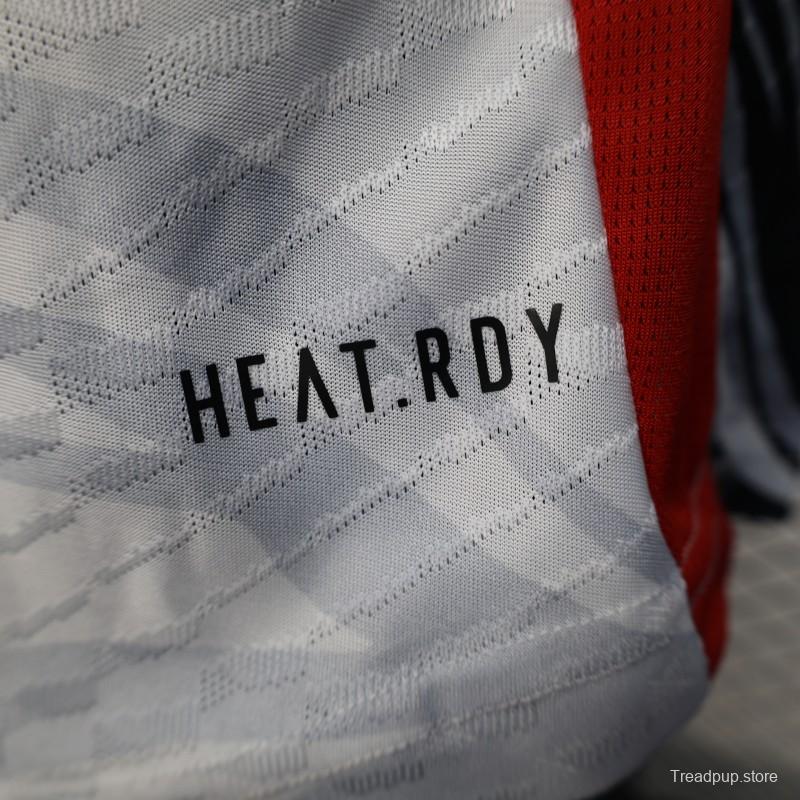 Player Version 25/26 Manchester United White with Marble Pattern and Snapdragon Sponsor Jersey