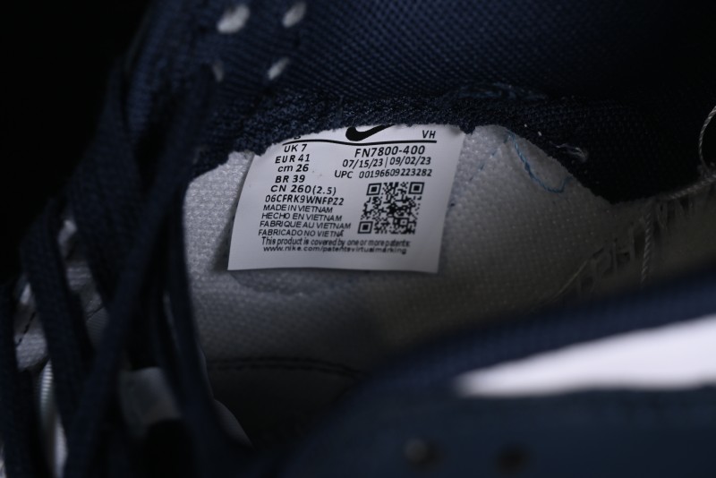 Nike Dunk Low SB Casual Skate Shoes in Obsidian/University Blue Colorway - FN7800-400
