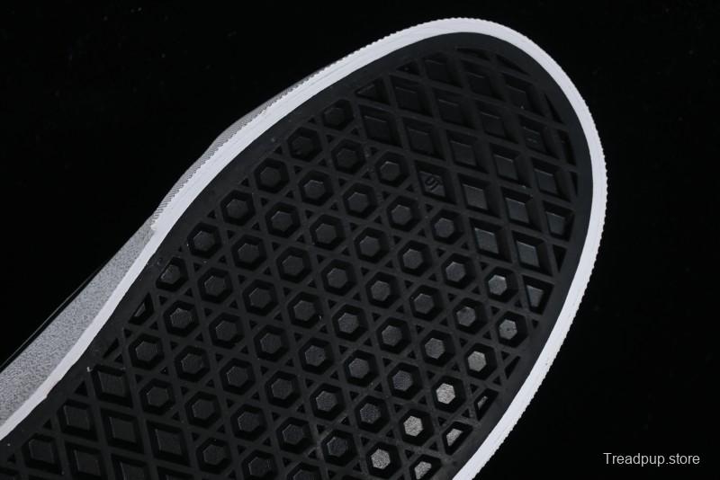 Vans Buzz Old Skool Peace Dove Classic Canvas Patchwork Low-Top Skate Shoes - VN000CR5BPB