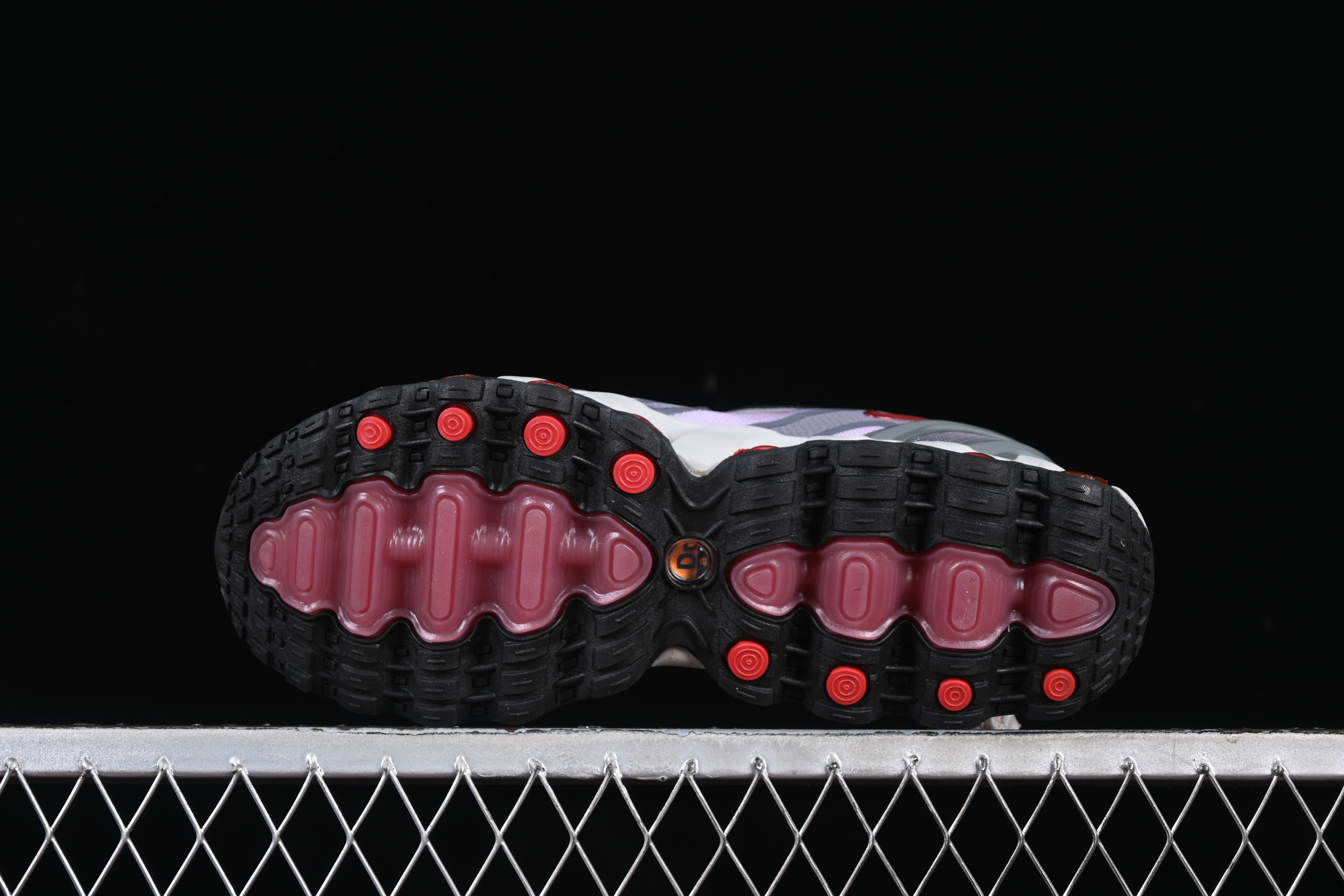 Nike Air Max Dn8 Running Shoes with Dynamic Air Cushion Technology - FQ7860-035