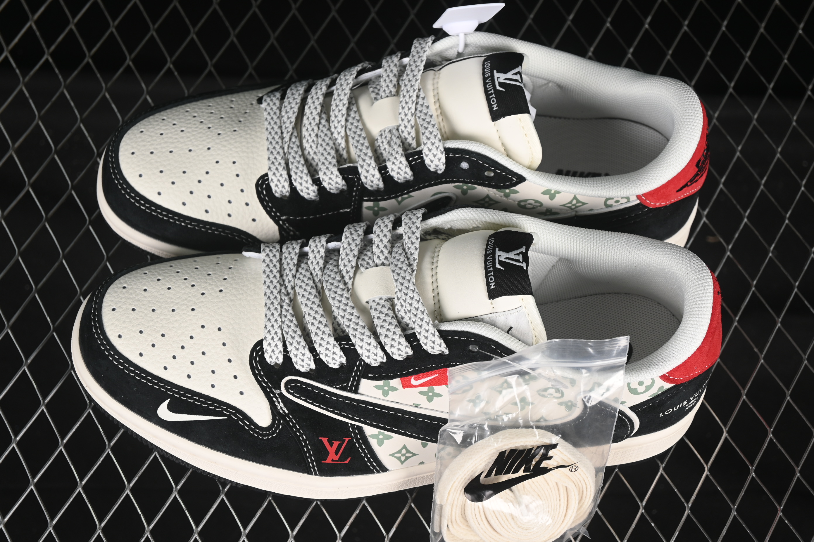 Nike Travis Scott x Fragment Design x Air Jordan 1 Low OG SP AJ1 LV Collaboration Black Red Toe Low Top Lifestyle Sneakers - YX5066-333