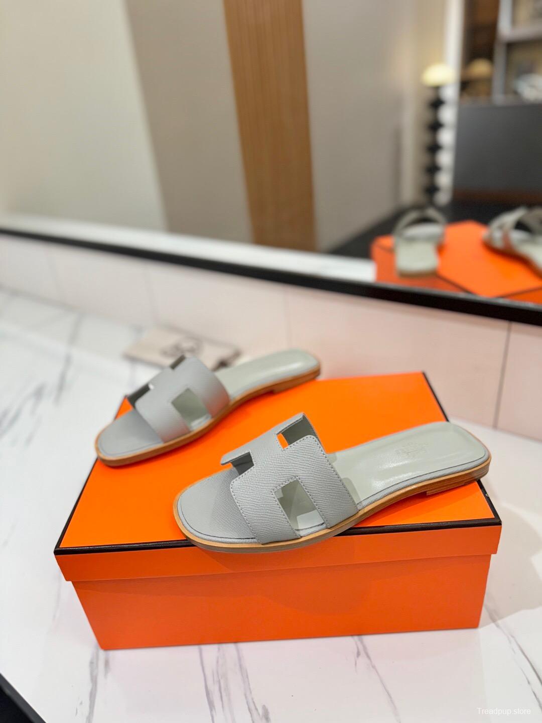 2025 Women Hermès Light Grey Leather Slippers