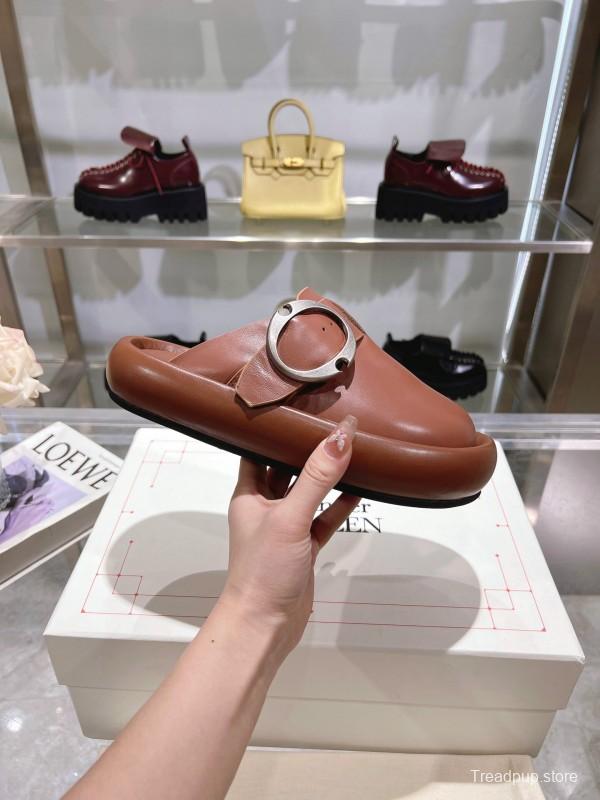2025 Unisex Alexander McQueen Brown Leather Boken Toe Mule Flexion KFY00300