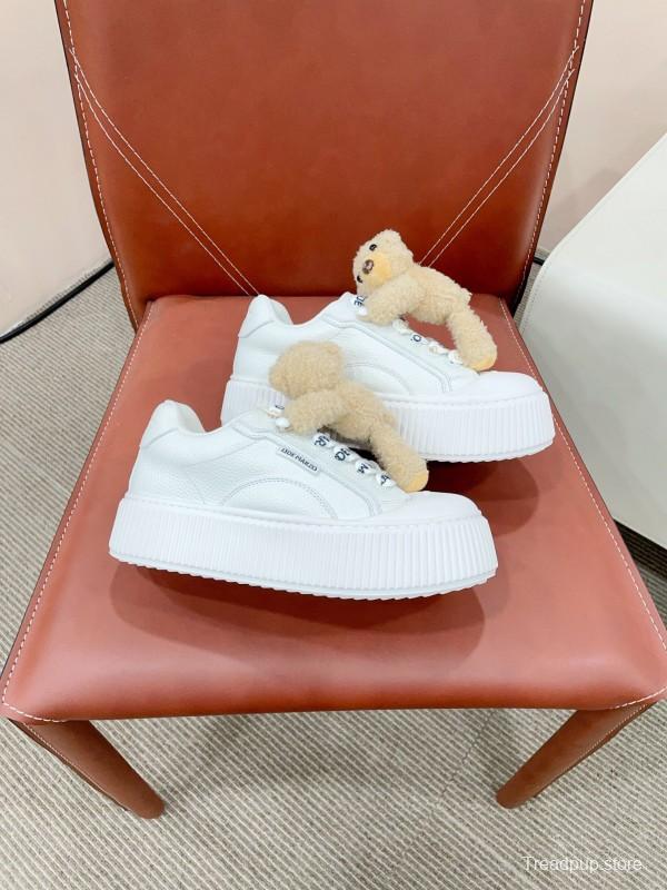 2025 Women 13DE MARZO White Leather Sneakers Plush Toy KFY00300