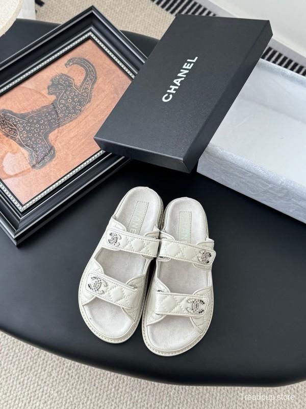 2025 Women Chanel White Leather Sandals LY00310