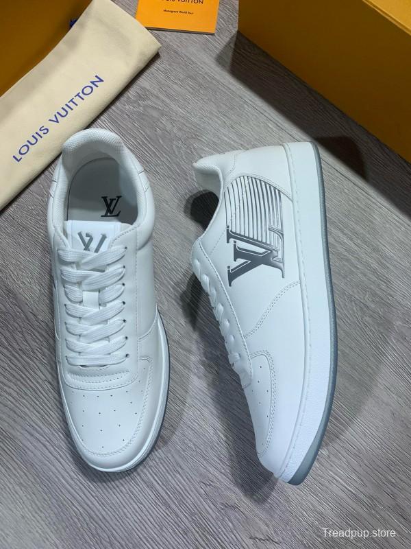 2024 Men Louis Vuitton White Leather Sneakers MJ00380