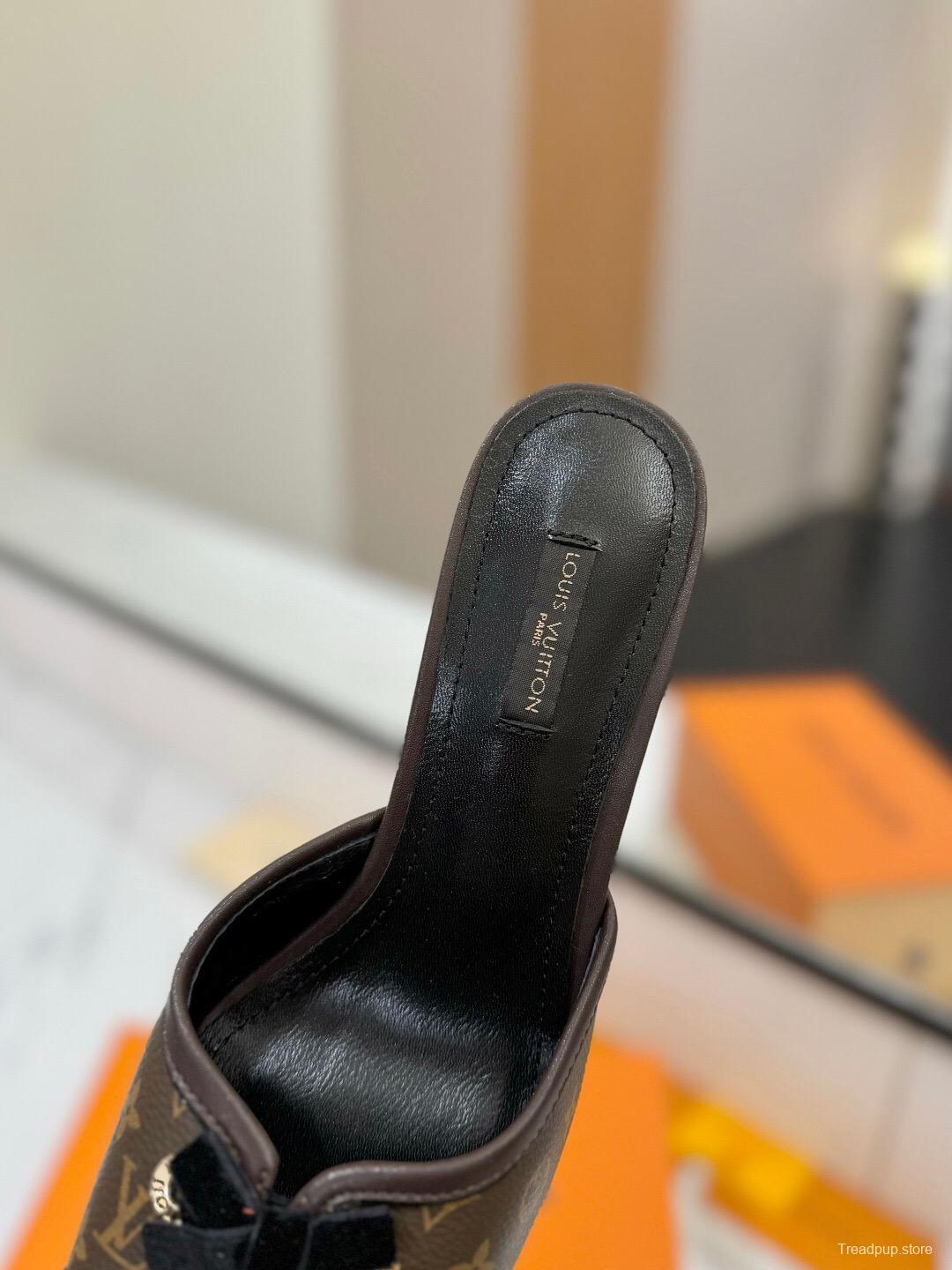 2025 Women Louis Vuitton Brown Monogram Leather Sandals KFY00310