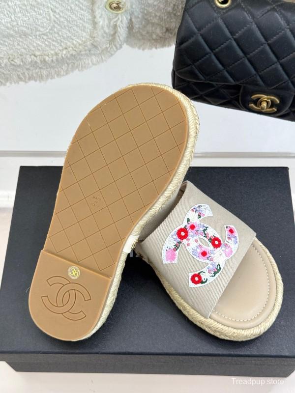 2025 Slippers Chanel Beige Floral Embroidery Espadrille KFY00230