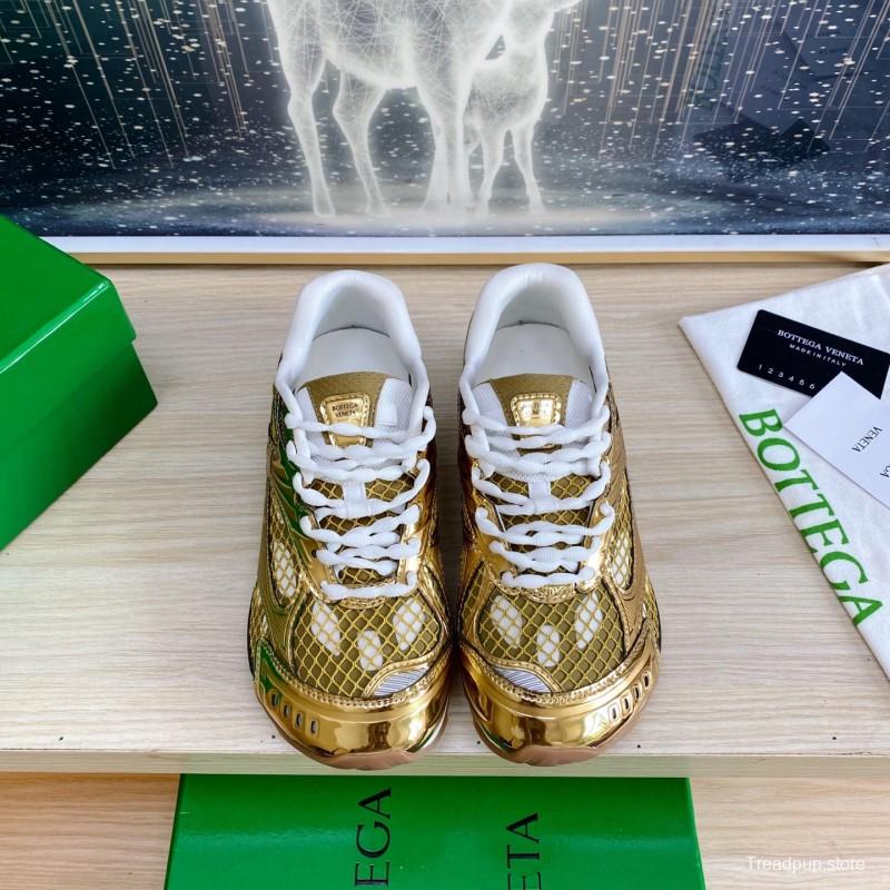 2025 Unisex Bottega Veneta Gold Lightweight Mesh Runner Sneakers Geometric Rubber Sole LY00310