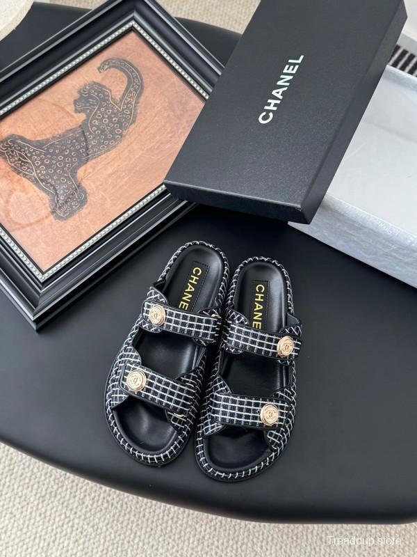 2025 Women Chanel Black White Leather Sandals LY00310