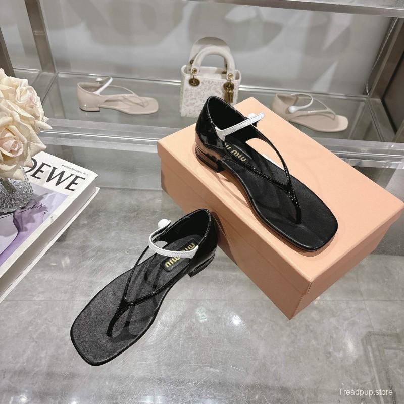 2025 Women Miu Miu Black Patent Leather T-strap Sandals With Contrast Strap KFY00289 (F)