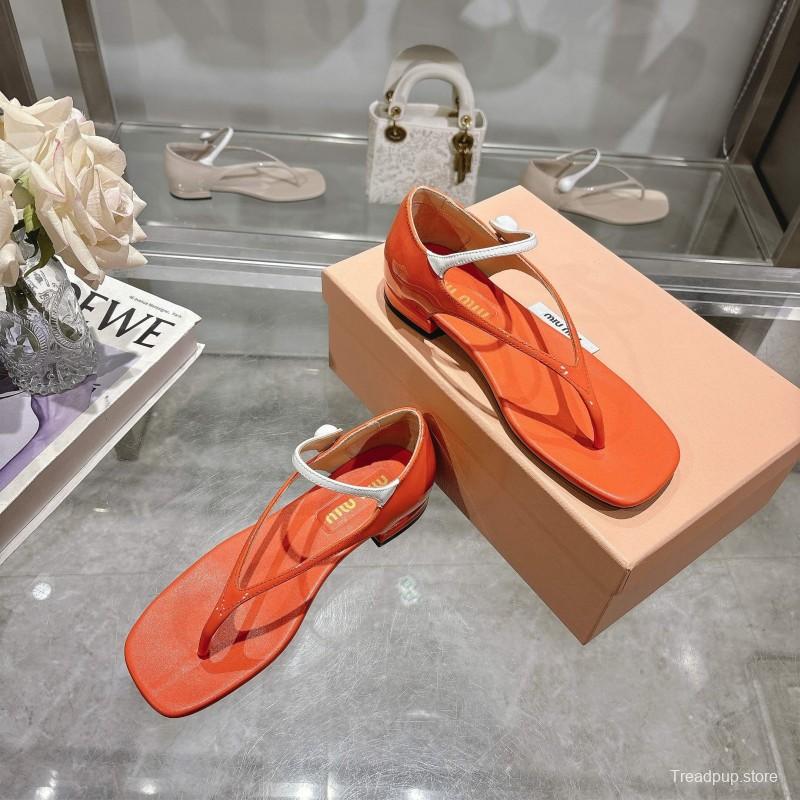 2025 Women Miu Miu Orange Patent Leather T-strap Sandals With Square Toe KFY00289(F)