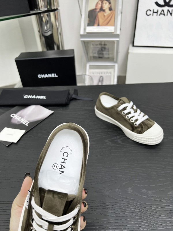 2025 Women Chanel Army Green Suede Casual Sneakers