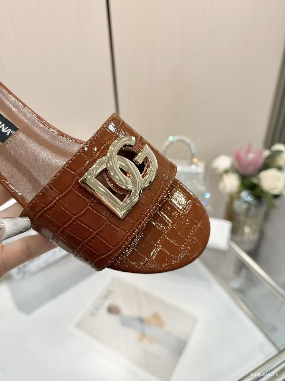 2025 Women Dolce & Gabbana Brown Leather Slippers LY00190