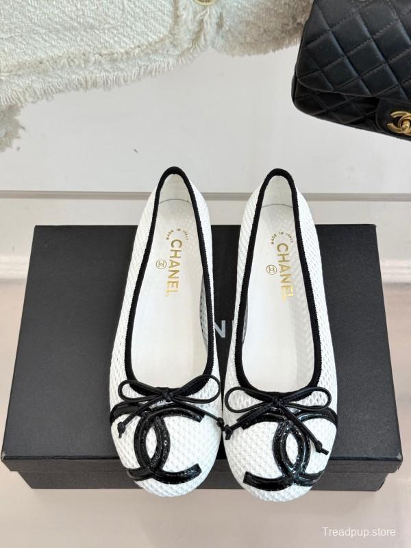 2025 Women Chanel White Black Leather Mesh Ballet Flats KFY00260