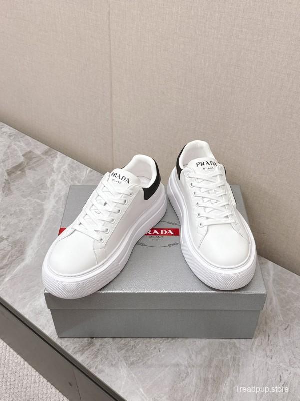 2025 Unisex Prada White Black Calfskin Leather Sneakers KFY00290