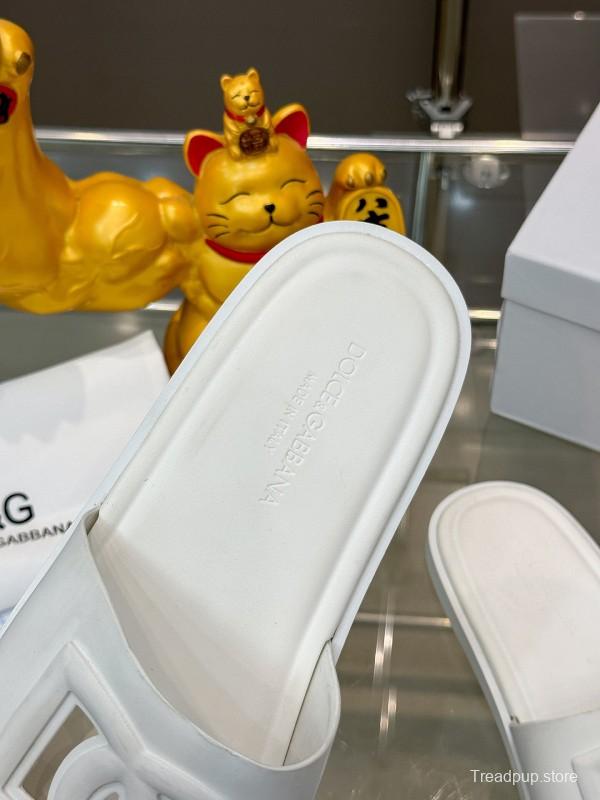 2025 Unisex Dolce & Gabbana White Leather Slippers KFY00150