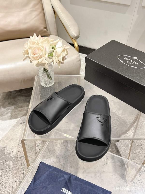 2025 Men Prada Black Leather Slippers KFY00220