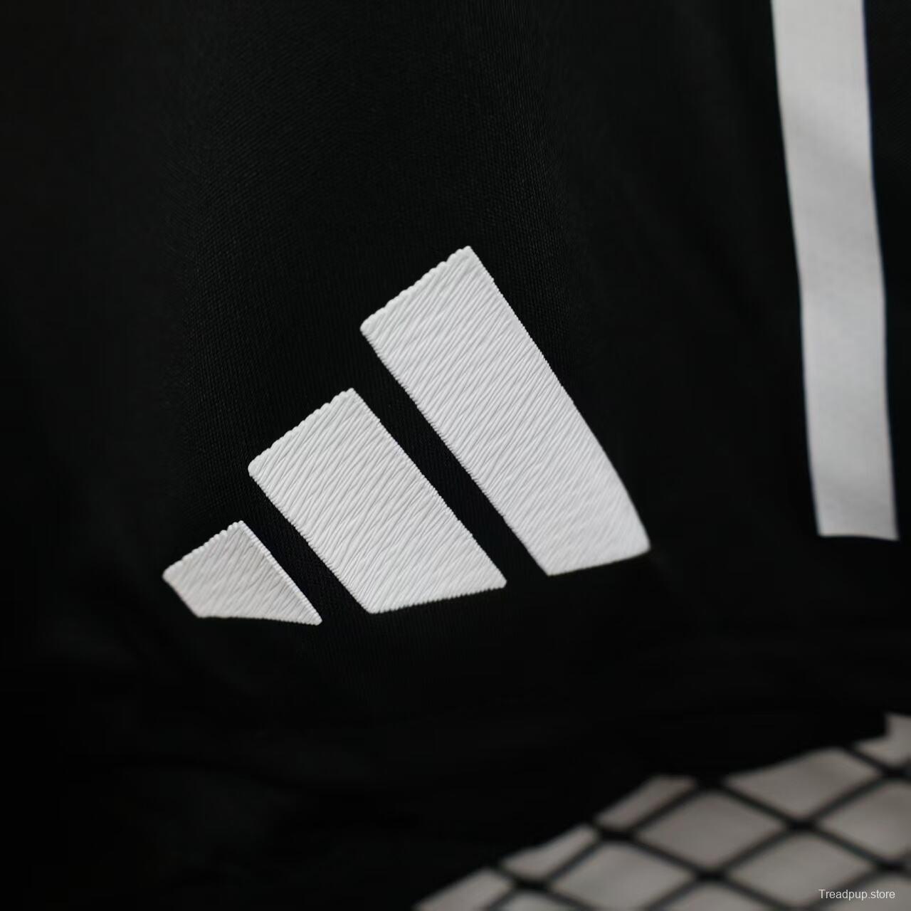 Player Version 25/26 Manchester United Away Shorts