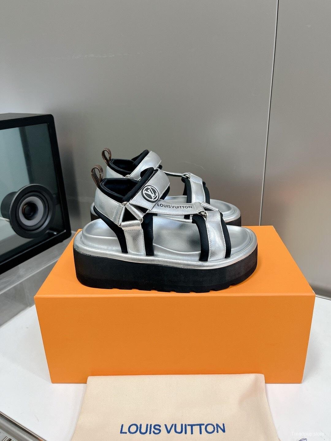 LV 2025/SS High-End Fashion Versatile Platform Sandals with Thick Sole for Height Increase and Slimming Effect - LY00