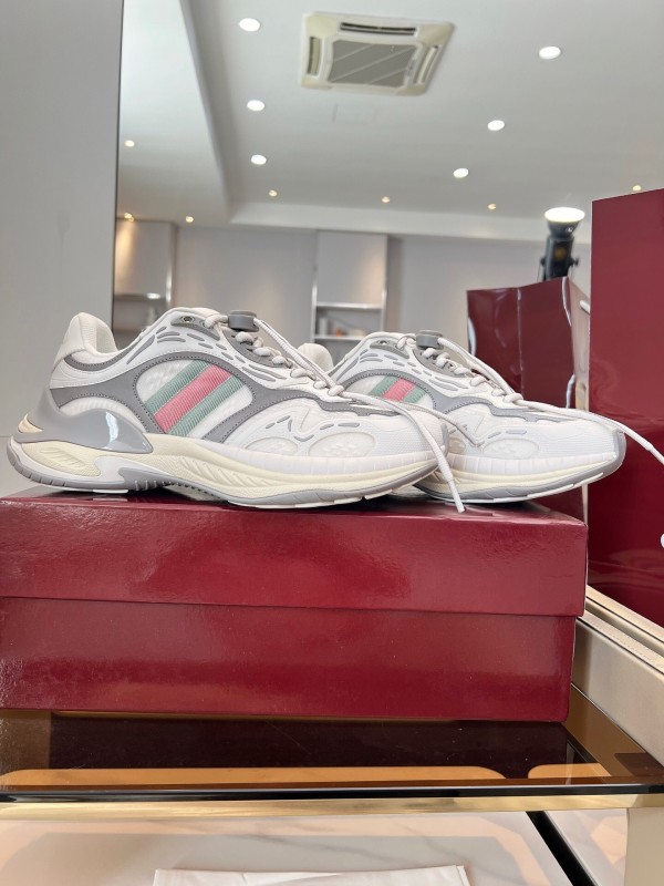 Gucci 2025 SS Collection 2.0 Sneakers with Reflective Stripes and Retro Design - AS00450
