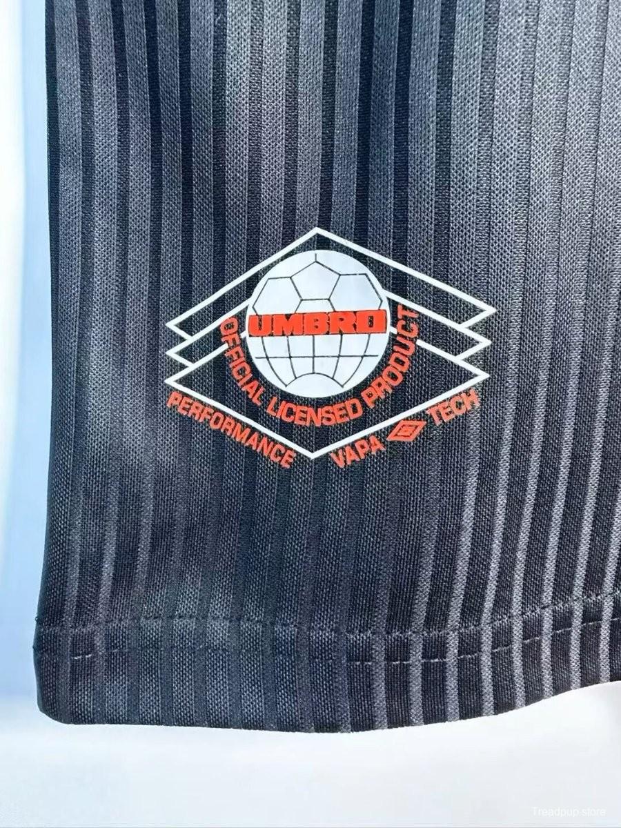 Retro 1997/99 England Black & Red Away Jersey